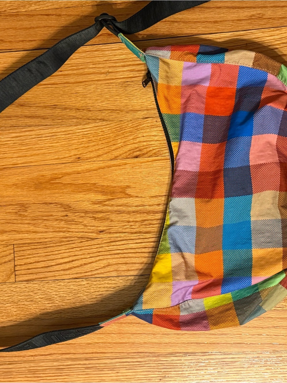 BAGGU Multicolor Patchwork Crescent Shoulder Bag with Black Strap - Picture 6 of 8